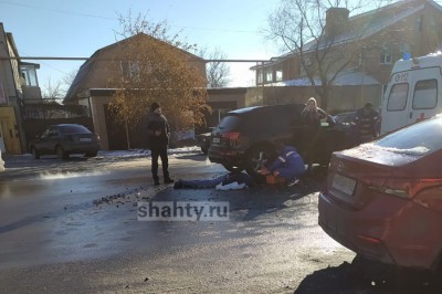 В Шахтах автоледи сбила пешехода в переулке Комиссаровском