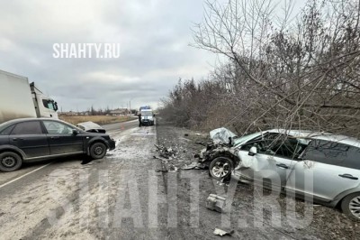 Получили травмы люди в ДТП в Новошахтинске: столкнулись иномарки