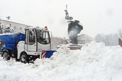 Шахты убирают от снега 17 единиц техники [Фото]