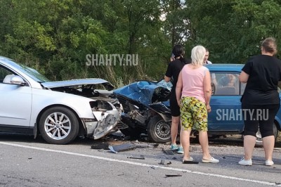 Жуткая авария под Шахтами: лоб в лоб столкнулись два автомобиля