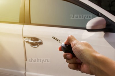 В Шахтах украли автомагнитолу из автомобиля Datsun on-DO — парень задержан