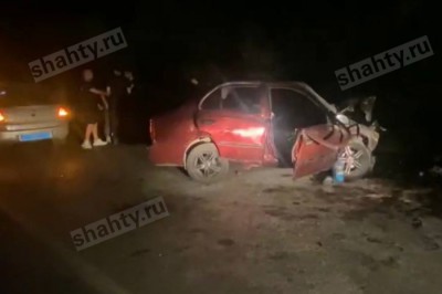 Неудачный обгон: Погибли 20-летний водитель и пассажир, еще двое пострадали в ДТП под Ростовом