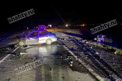 Погибла 20-летняя девушка и двое водителей-мужчин в аварии на трассе в Ростовской области