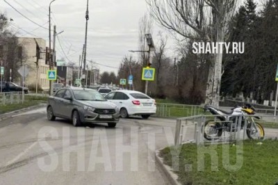 В г. Шахты пострадал 16-летний мотоциклист, столкнувшись с машиной
