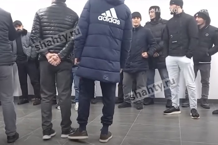 В Шахтах мигранты устроили саботаж на заводе «Химпэк»: уволены 50 человек