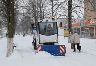 Парк и шахтинский Арбат в г. Шахты начала убирать новая коммунальная машина