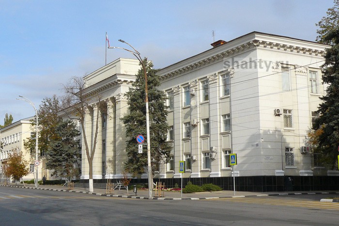 В Шахтах Департамент городского хозяйства не исполнил 13 решений суда