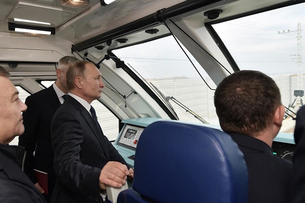 В Крым на поезде из Ростова отправились первые 60 донских пассажиров