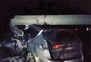 Погиб водитель Subaru, врезавшись в столб в Ростовской области [Видео]