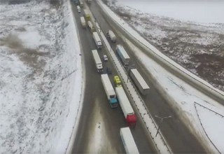 Объявлено штормовое предупреждение — закрыты трассы для маршруток и автобусов в Ростовской области
