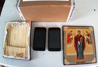 В иконе спрятали телефоны, сим-карту и флешку, чтобы передать заключенному в Ростовской области