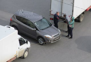 Ford влетел в трос между «Газелями» в Ростове [Фото]