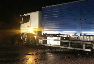ВАЗ протаранил КАМАЗ на «встречке» на трассе — погибли водитель и пассажирка