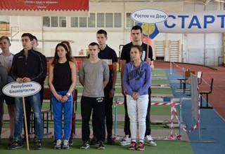 В г. Шахты проходят Всероссийские соревнования по пятиборью в манеже
