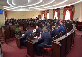 Депутаты приняли отставку главы Администрации г. Шахты Игоря Медведева