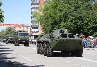 Прошел военизированный парад 6 мая в г. Шахты [ФОТО]