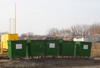 В г. Шахты установлены 80 новых контейнеров на мусорных площадках