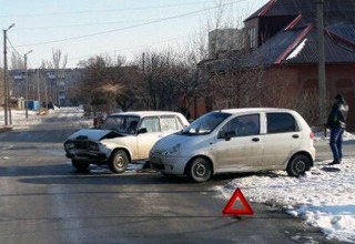 «Матиз» врезался в ВАЗ-2107, пострадали трое детей в Волгодонске