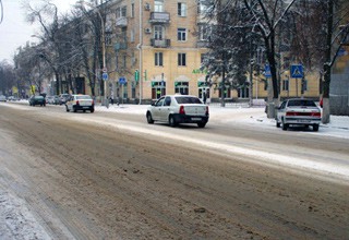 Город Шахты убирают от снега после снегопада — уверяют власти