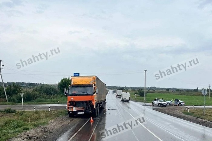 Пострадал 5-летний ребенок и водитель в ДТП под Шахтами