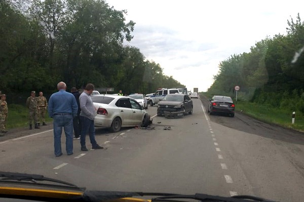 Произошло массовое ДТП на трассе Шахты — Новочеркасск в районе Казачьих Лагерей