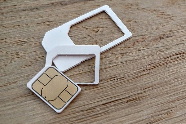 Продали сим-карту с чужим подключенным мобильным банком в салоне связи