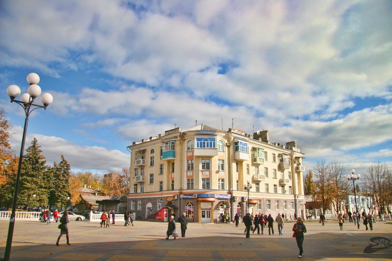 ул. Шевченко, здание напротив театра - Шахты