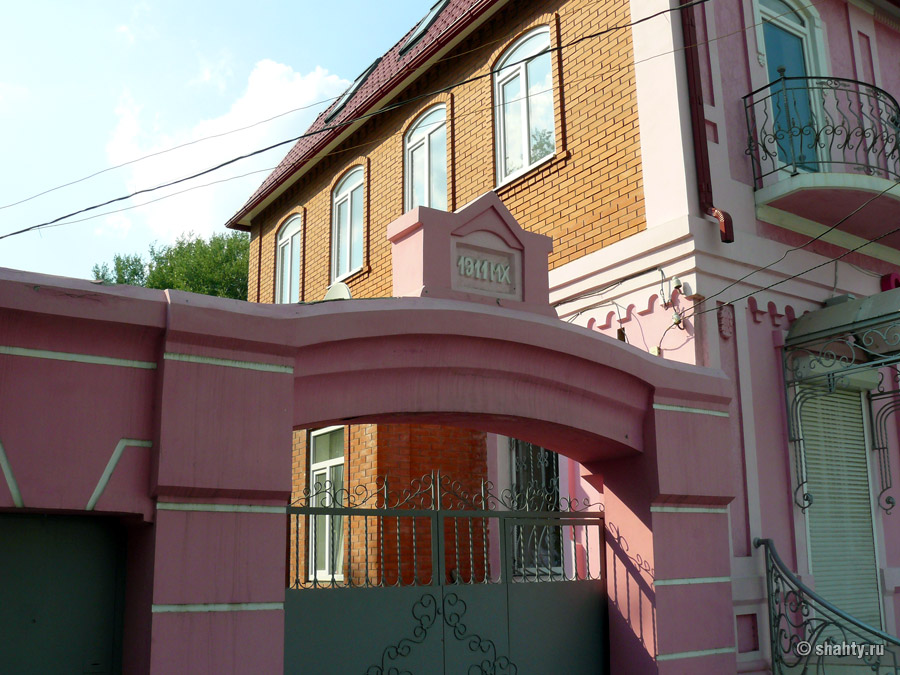 Дом в г. Шахты, на фасаде дата - 1911 год - Шахты