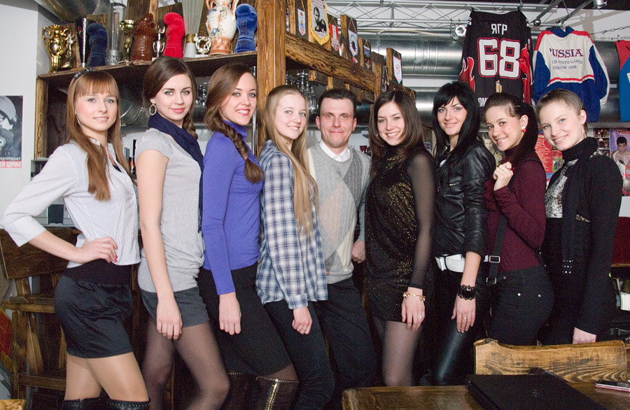 Участницы конкурса "Мисс Шахты 2011" 6 февраля 2011 г. в кафе "Тайм-Аут" - Шахты
