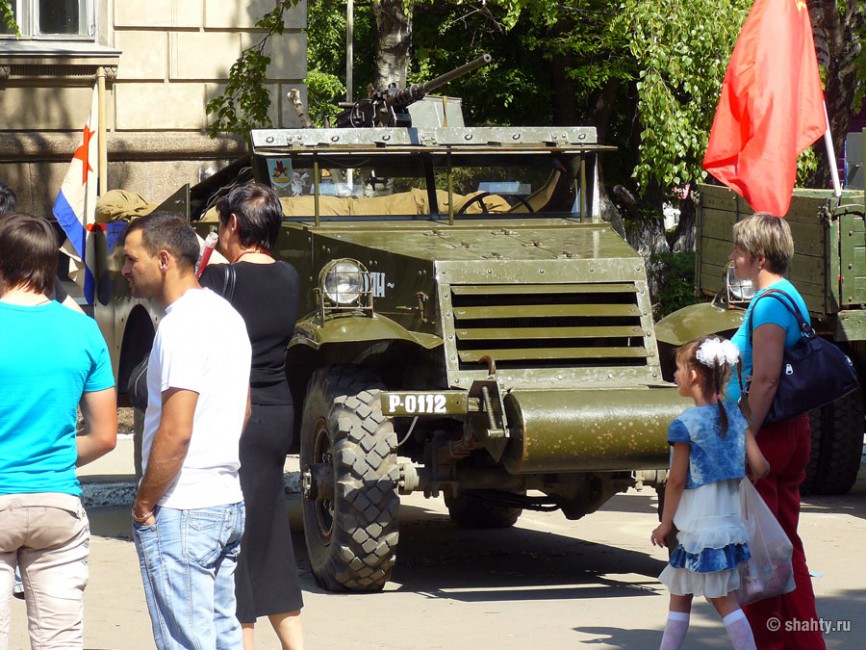 5 мая 2012 г. в г. Шахты боевая машина "Скаут" - Шахты