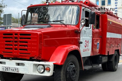 Сгорел дом в Шахтах в переулке Полевом