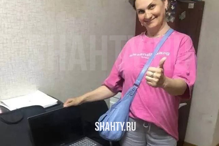 В г. Шахты со скамейки на улице украли ноутбук