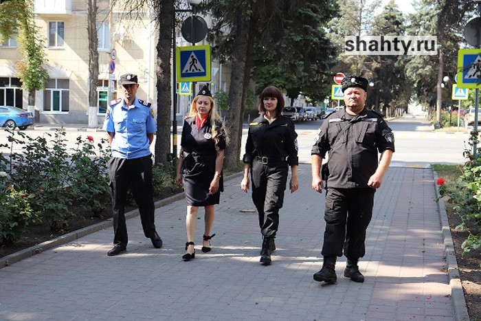 В Шахтах три дня патрулировали улицы, проверяя документы у отдельных лиц