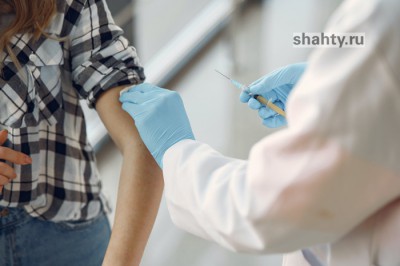 В Шахтах начинают вакцинировать на городских площадях