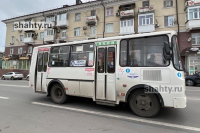В России ограничили скорость движения автобусов со стоячими местами