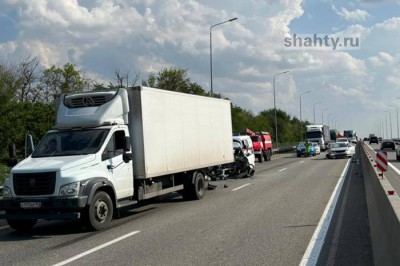 Погибли водитель и пассажир Kia Sportage в массовом ДТП на трассе М-4 в Ростовской области