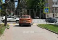 Нашли и оштрафовали автоледи в Шахтах, ездившую по тротуару на проспекте Клименко