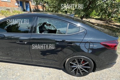Украли четыре Iphone из Hyundai Elantra в Шахтах: разбили стекло авто