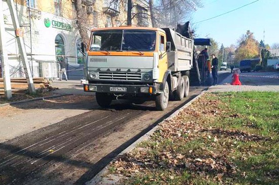 В г. Шахты начат ремонт дороги на проспекте Клименко за 1 млн 105 тысяч рублей
