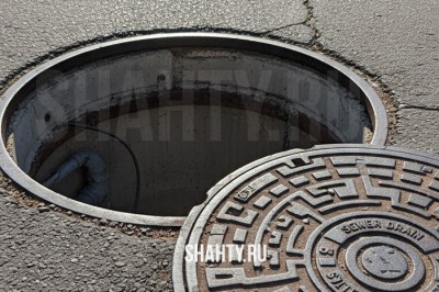 В г. Шахты закроют 50 открытых люков, сообщили в водоканале