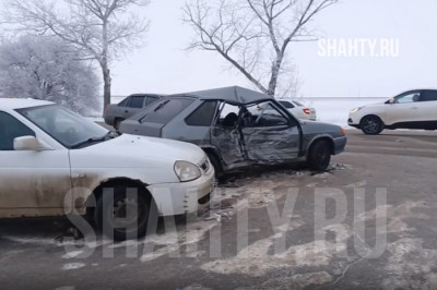 Погиб пассажир в тройном ДТП в Чалтыре в Ростовской области