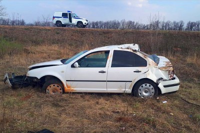 Автоледи перевернулась на Volkswagen: пострадала 13-летняя девочка