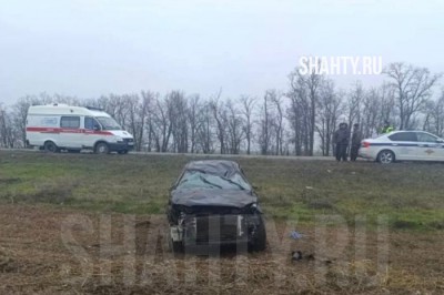 Погиб водитель: кроссовер опрокинулся на трассе в Ростовской области