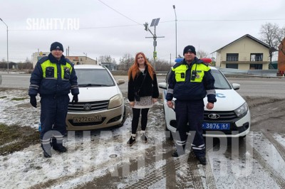 Инспекторы ДПС помогли автоледи на заснеженной трассе в Ростовской области