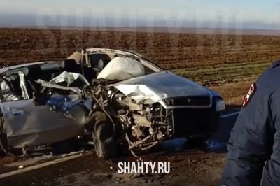 Погиб пассажир Audi A4, машина в тумане врезалась в грузовик в Ростовской области