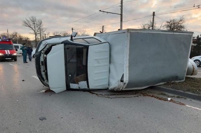 «Газель» задавила женщину с 7-летней школьницей в Ростове [Видео]