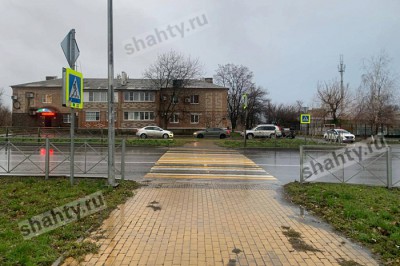 «Приора» сбила 12-летнюю девочку на переходе в соседнем с Шахтами Новошахтинске