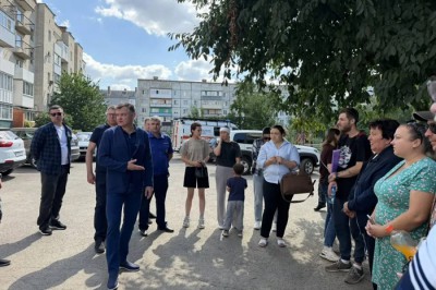 Прилет БПЛА в Гуково: мужчина находится под завалами, пострадала женщина