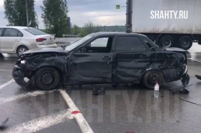 В страшном ДТП рядом с г. Шахты на трассе М4 погиб водитель Hyundai