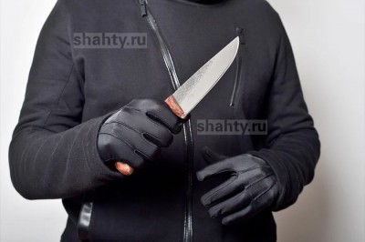 В Шахтах напали с ножом на мужчину и отобрали телефон